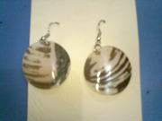 Art handycrafts of Indah creation(Bali)Sea shell earrings