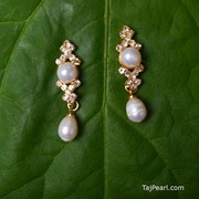 Fresh water Pearl Earrings. International shipping available 