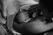 Hire Experienced Birthing Photographers 